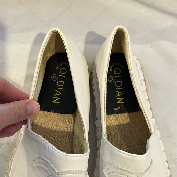 Chic Two-Tone Espadrille Flats - Picture 5 of 7